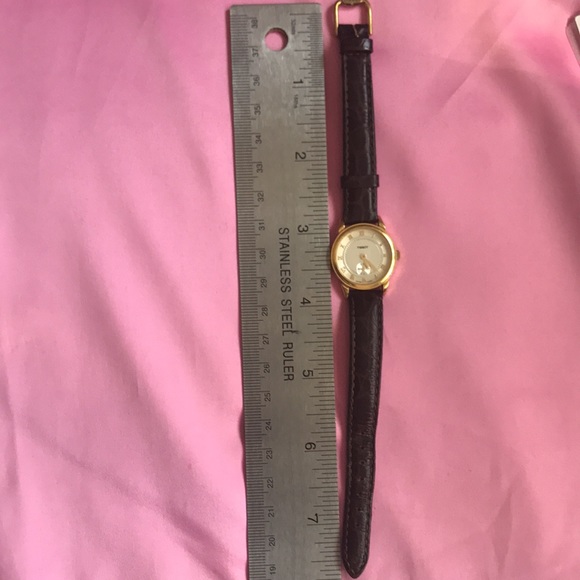 Tissot A220 Ladies Leather-band, water resistant 30m, mineral crystal watch. - Picture 4 of 16